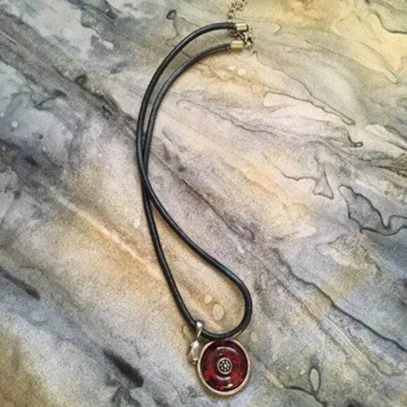 Vintage Red Vampiric Glass, Metal and Leather Necklace - Picture 7 of 10